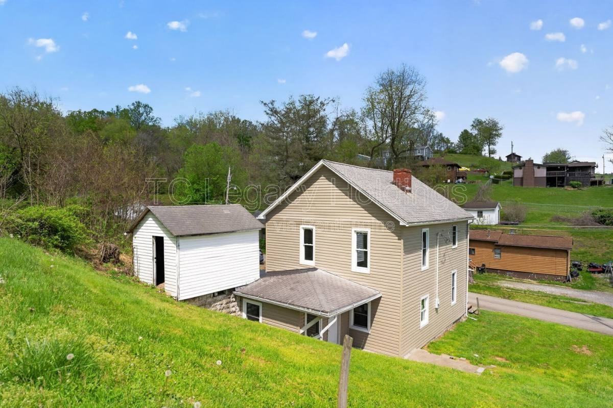 73 Beechwood Ave - Photo 2 of 10