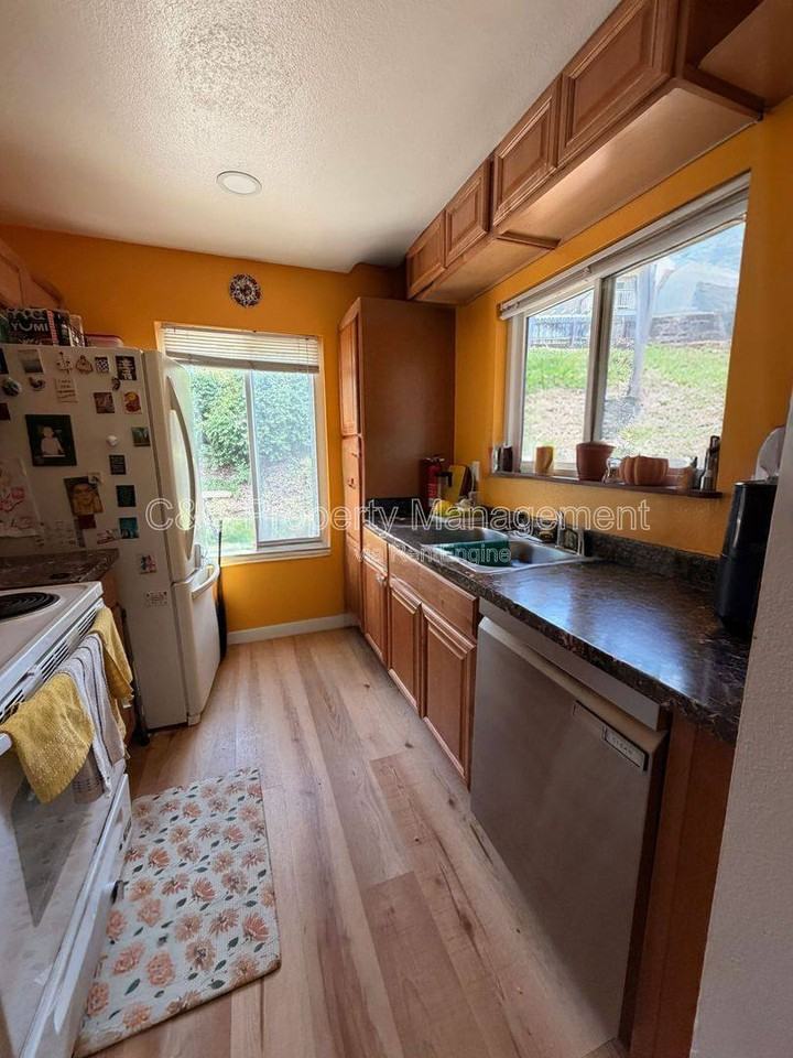 230 Diamond Way #148 - Photo 3 of 10