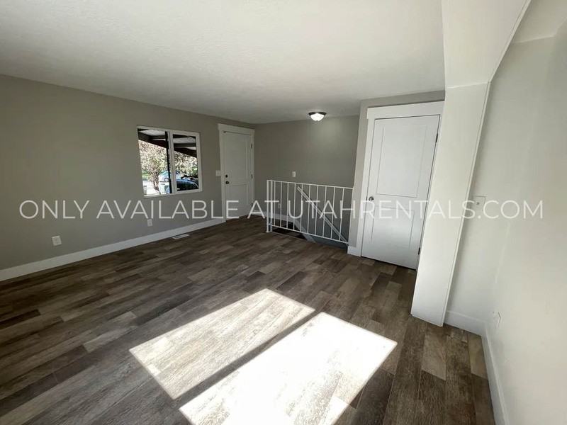 947 Sw - Photo 3 of 16