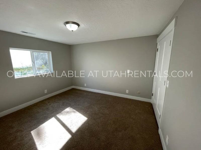 947 Sw - Photo 6 of 16