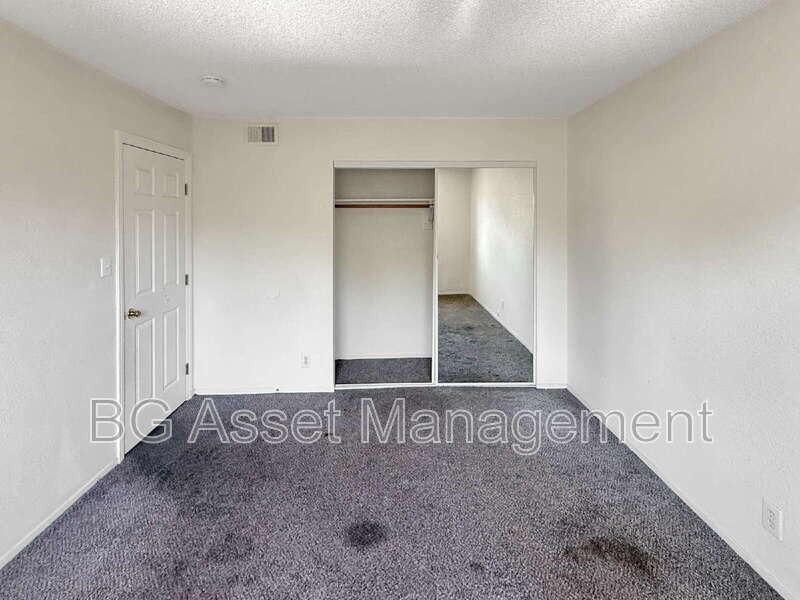 4110 34th Ave #4 - Photo 4 of 23