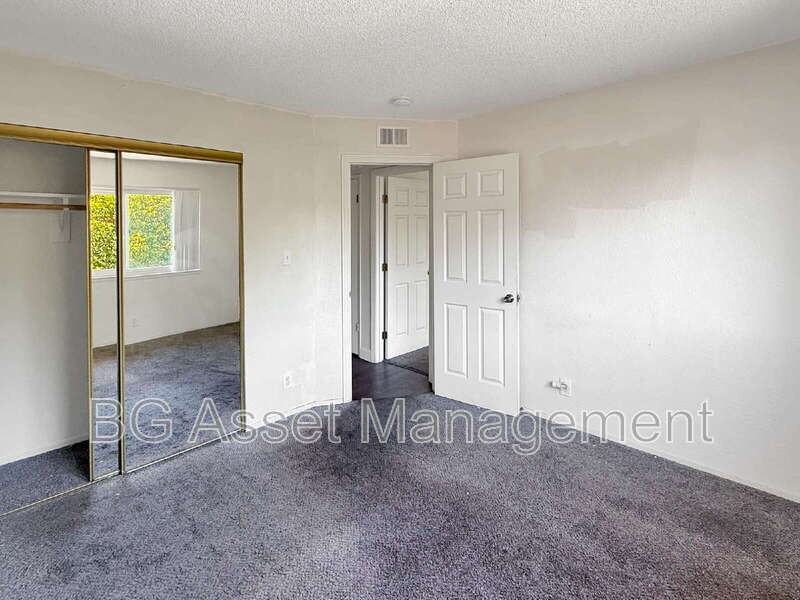 4110 34th Ave #4 - Photo 5 of 23