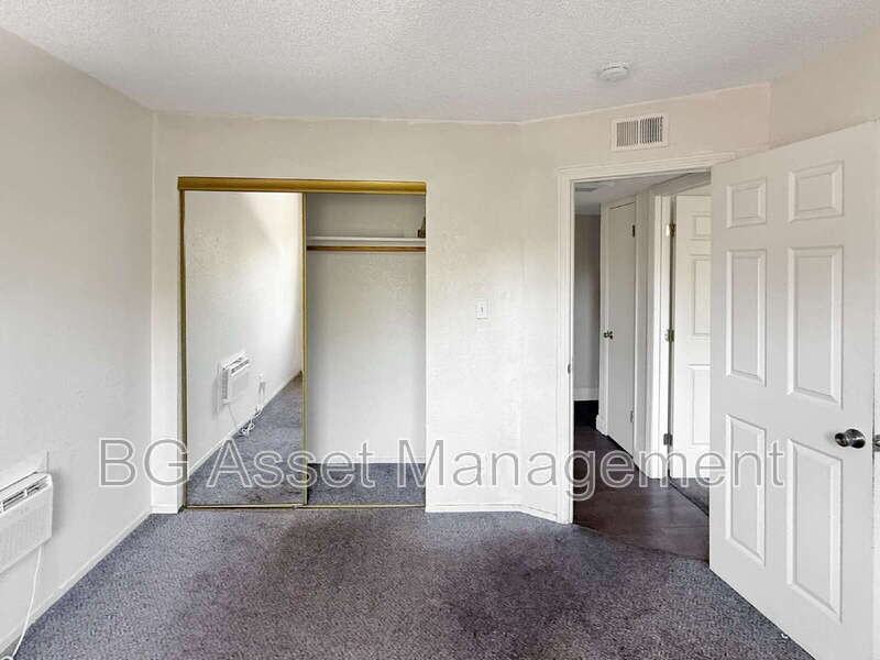 4110 34th Ave #4 - Photo 6 of 23