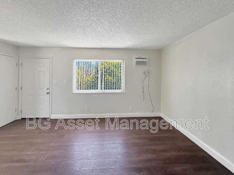 4110 34th Ave #4 - Photo 7 of 23