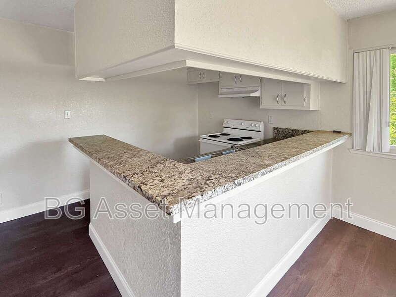 4110 34th Ave #4 - Photo 3 of 23