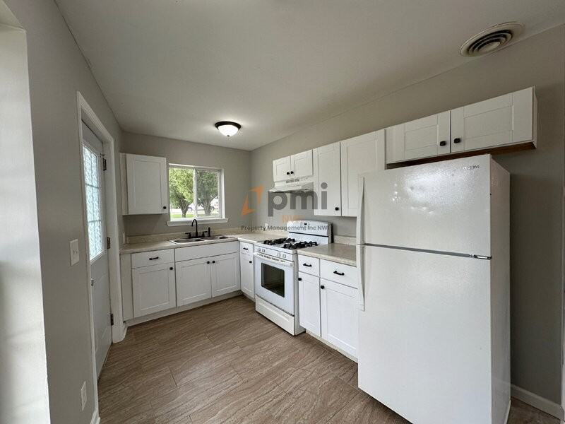 12910 Cline Ave #C - Photo 7 of 15