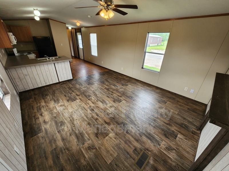 16505 County Road 3594 - Photo 2 of 11