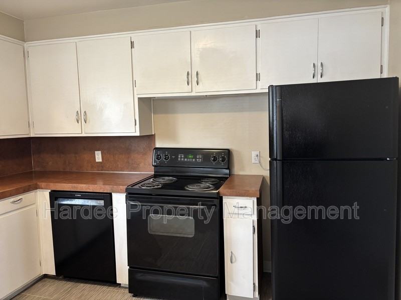 2714 W Kathryn St - Photo 4 of 21