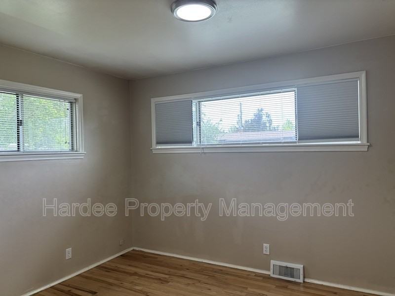 2714 W Kathryn St - Photo 7 of 21
