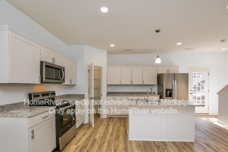 817 Chandler Ave - Photo 7 of 20