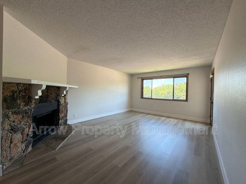 2350 N 44th St #11 - Photo 4 of 15