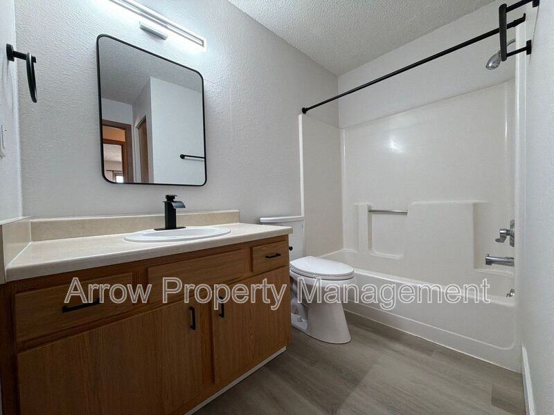 2350 N 44th St #11 - Photo 6 of 15