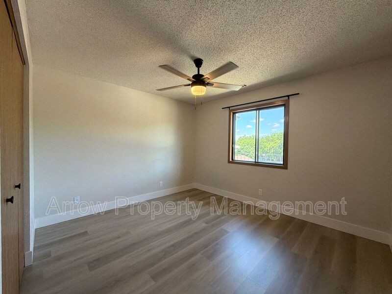 2350 N 44th St #11 - Photo 7 of 15