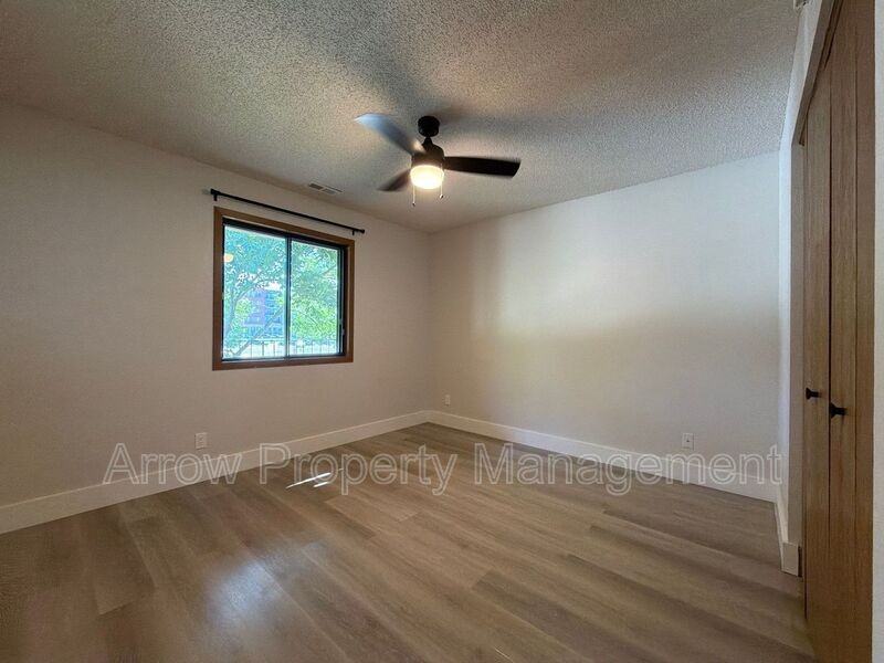 2344 N 44th St #19 - Photo 7 of 14