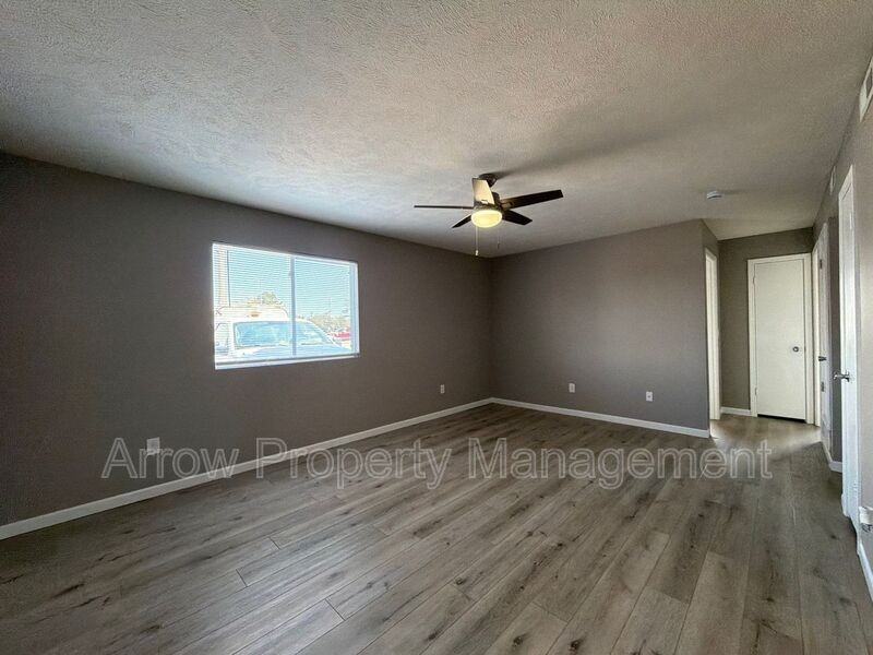 2140 J St #3 - Photo 2 of 10