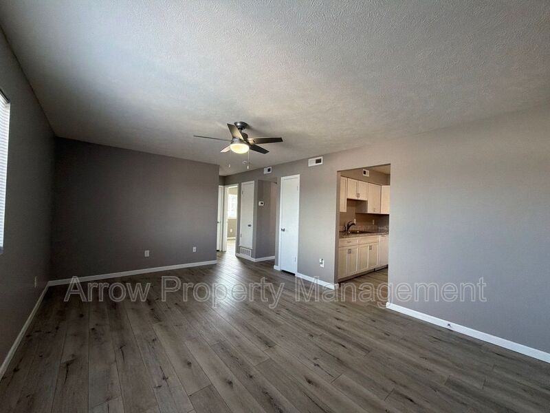 2140 J St #3 - Photo 3 of 10