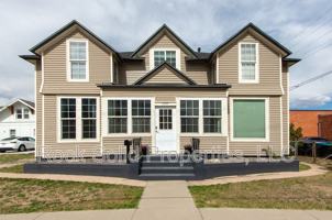 featured image of 1717 House Ave
