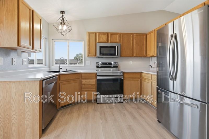 4804 Saddleback Dr - Photo 6 of 28