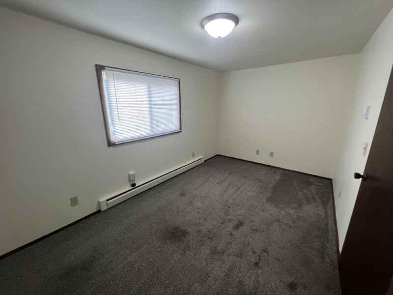 714 N Oak St #6 - Photo 4 of 9