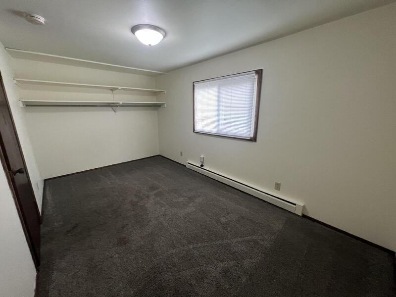 714 N Oak St #6 - Photo 5 of 9