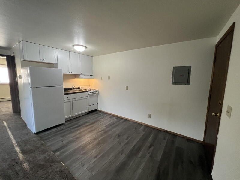 714 N Oak St #6 - Photo 7 of 9
