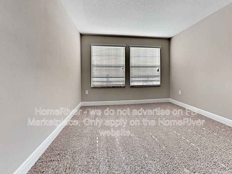 30057 Southwell Ln - Photo 5 of 19