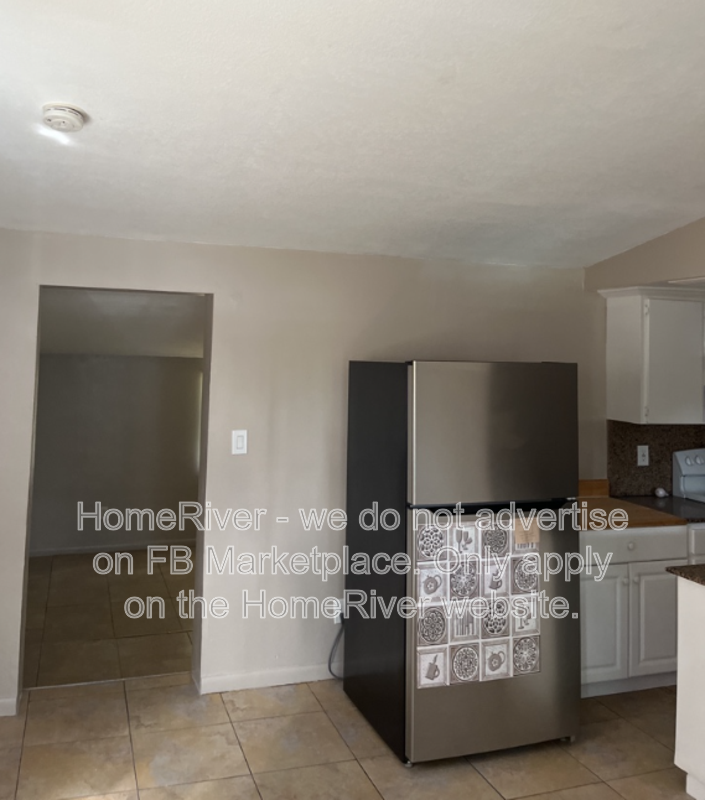 7222 E Emma St - Photo 3 of 11