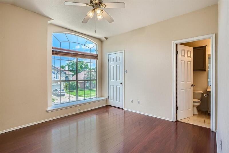 13431 Athens Trl - Photo 5 of 34