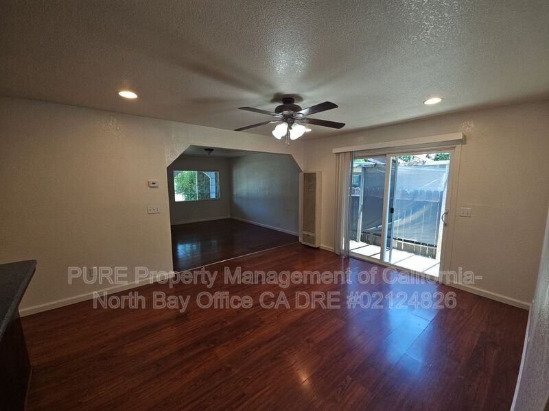 155 Oak Manor Ct #2 - Photo 3 of 13