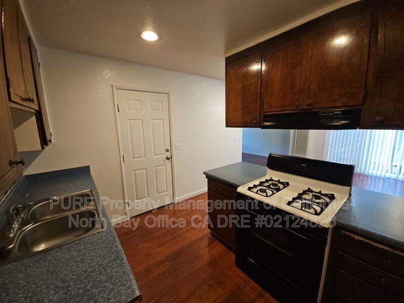 155 Oak Manor Ct #2 - Photo 7 of 13