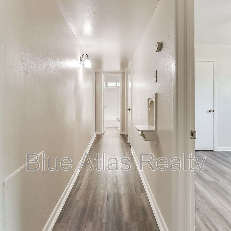 411 E Polk St #10 - Photo 7 of 14