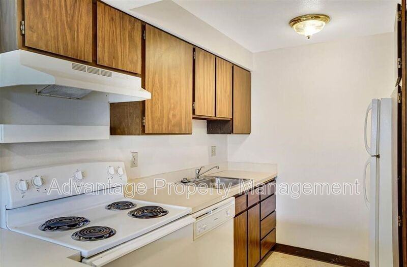 1455 Nw Division St #2 - Photo 7 of 19