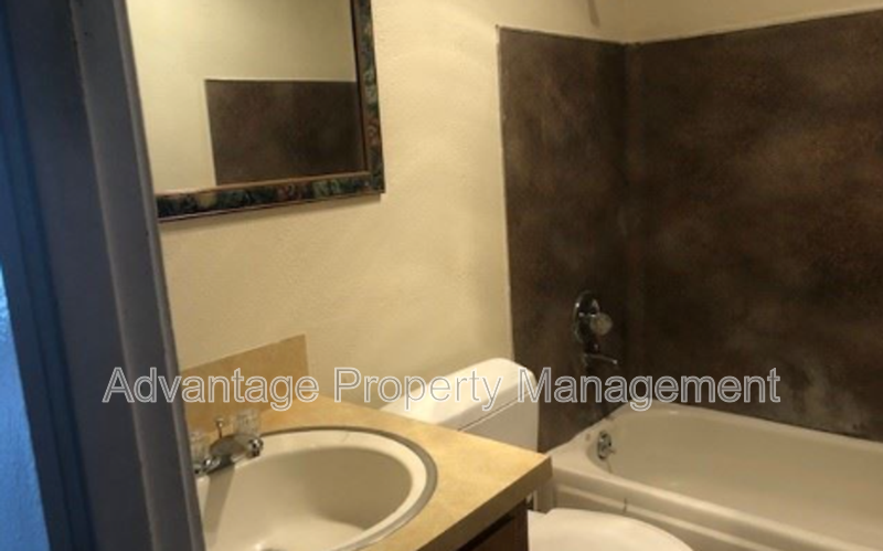 426 Sw 2nd St #8 - Photo 3 of 7