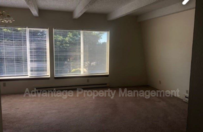 426 Sw 2nd St #8 - Photo 4 of 7
