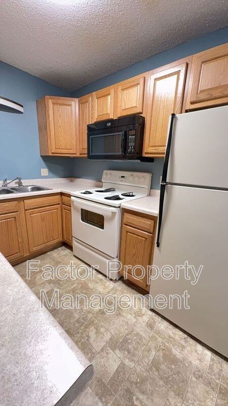 418 Allan Ave #1 - Photo 3 of 15