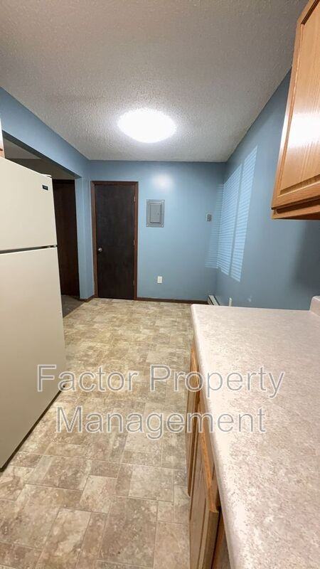 418 Allan Ave #1 - Photo 5 of 15
