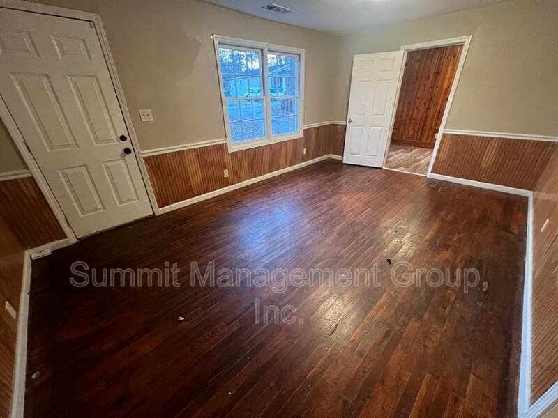 313 Ash St - Photo 2 of 21
