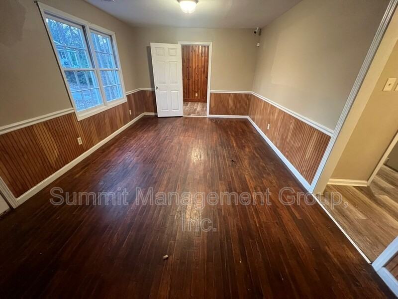 313 Ash St - Photo 3 of 21