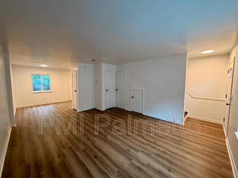 1241 Grove Park Ln - Photo 4 of 18