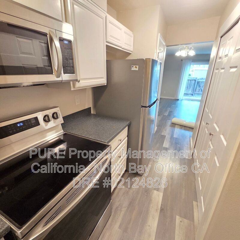 552 Santa Alicia Dr - Photo 3 of 10