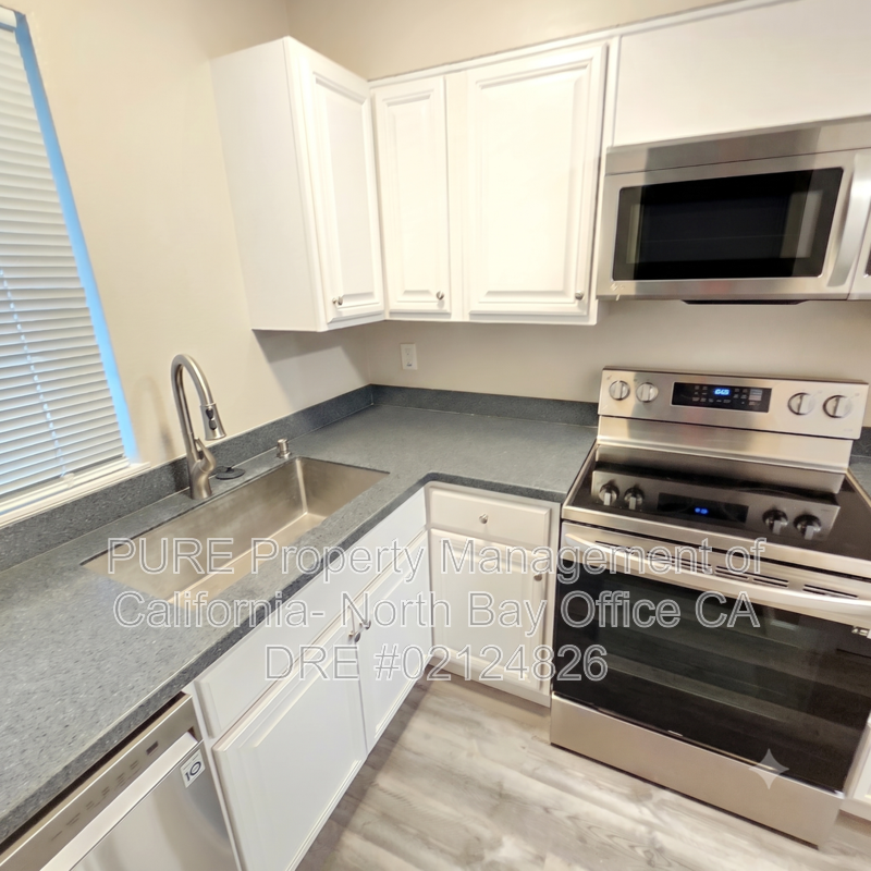 552 Santa Alicia Dr - Photo 4 of 10