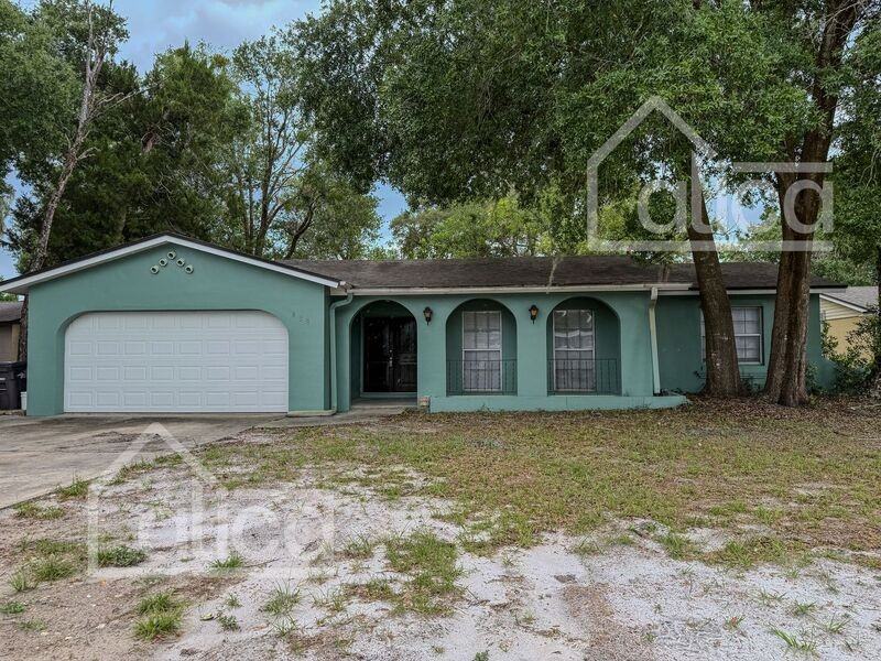 858 Bishop Dr - Photo 2 of 34