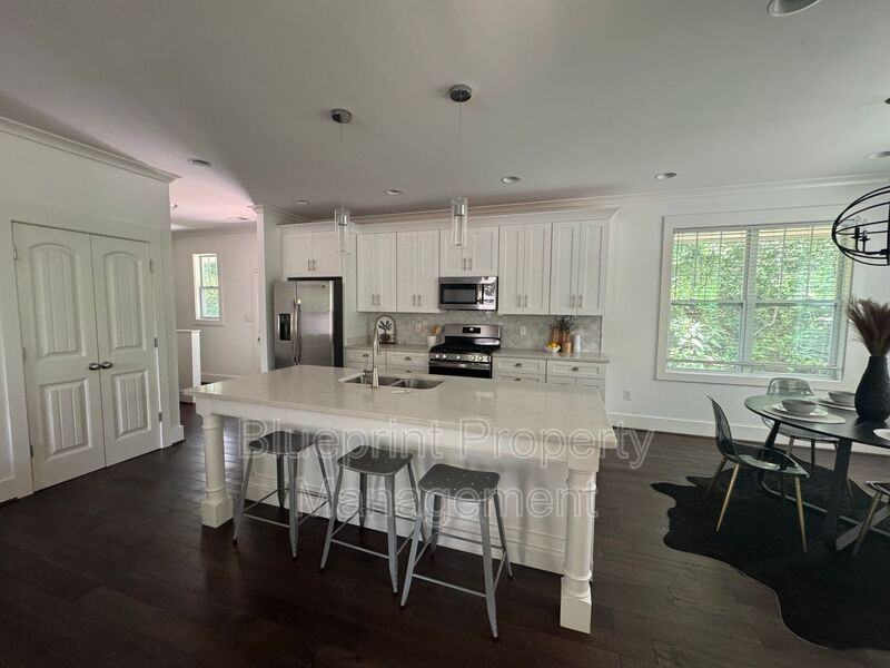 521 59th Pl S - Photo 3 of 18
