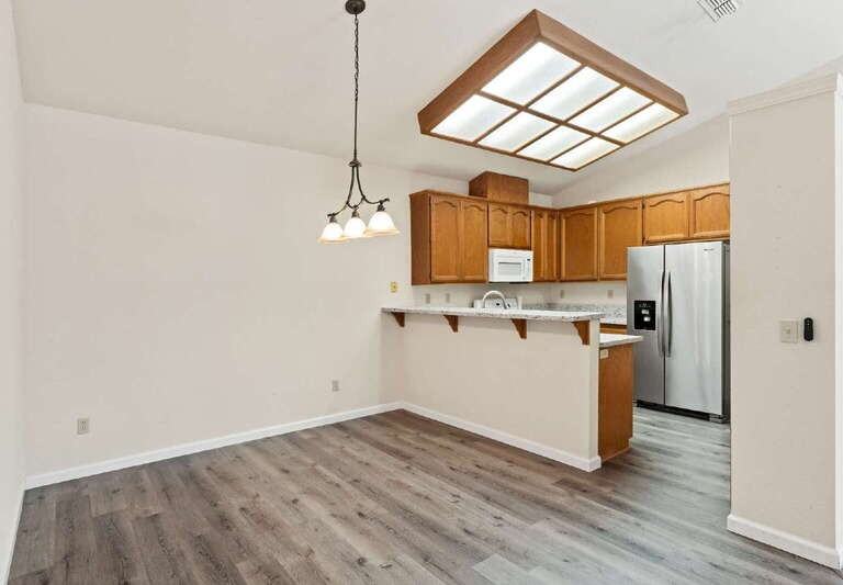5740 Laguna Park Dr #B - Photo 7 of 23