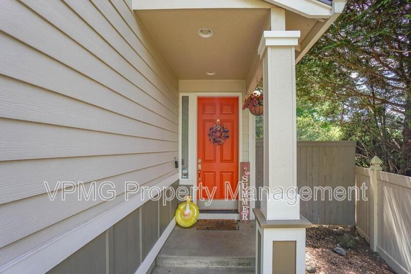 17301 Se 24th St - Photo 4 of 40