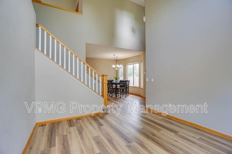 17301 Se 24th St - Photo 7 of 40