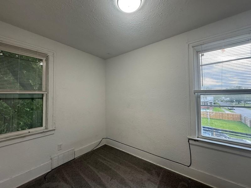 7405 Garden St - Photo 7 of 8