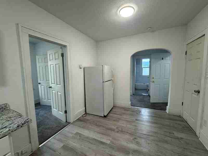 7405 Garden St - Photo 4 of 8