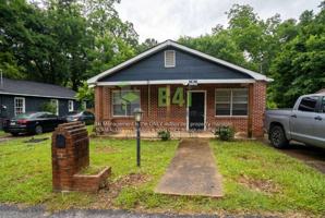 featured image of 909 E 8th St