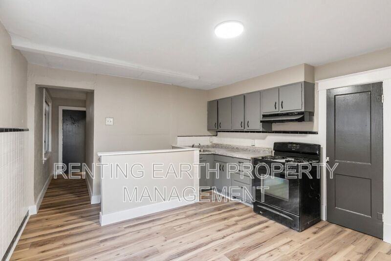 8212 Toddy Ave - Photo 3 of 10
